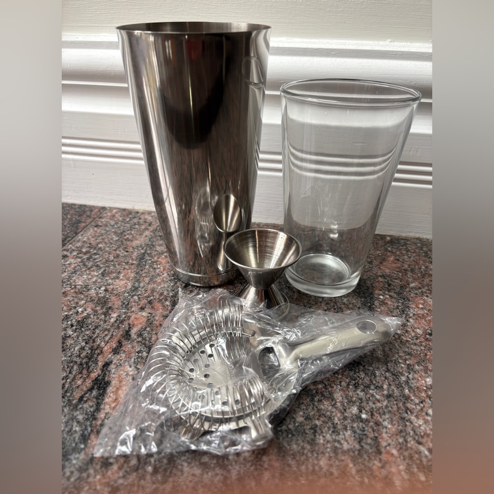 Drink Shaker Set